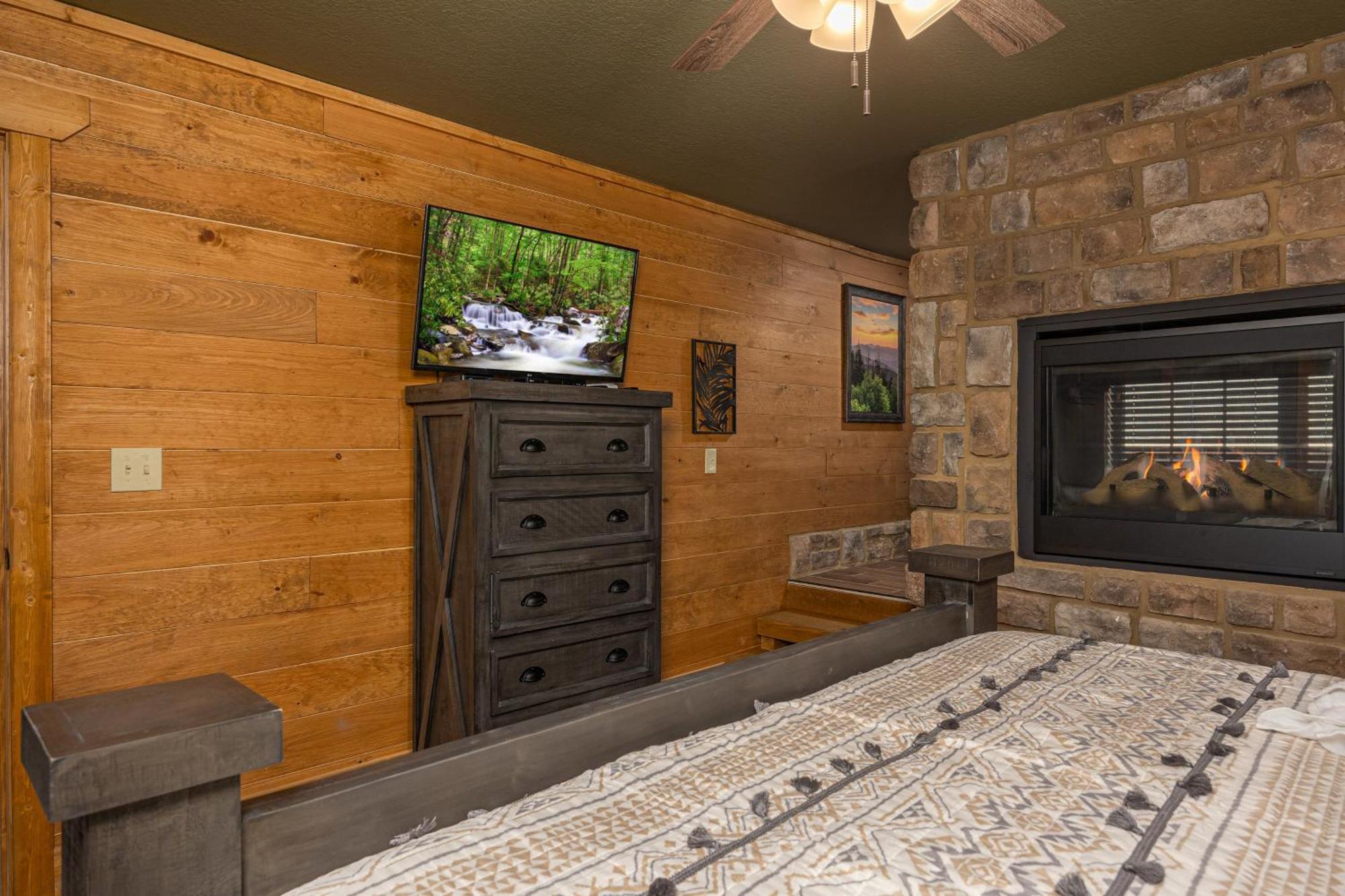 Chalet Heaps Of Fun By Eden Crest Gatlinburg